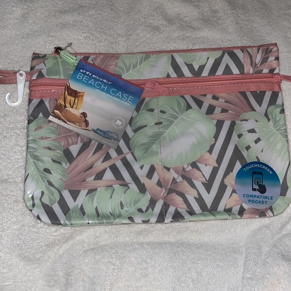 New Water Resistance Beach Case w/touchscreen pockets! Hold wet suit and phone - Picture 11 of 13